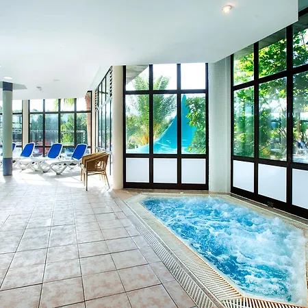 Hotell Exagon Park 4*